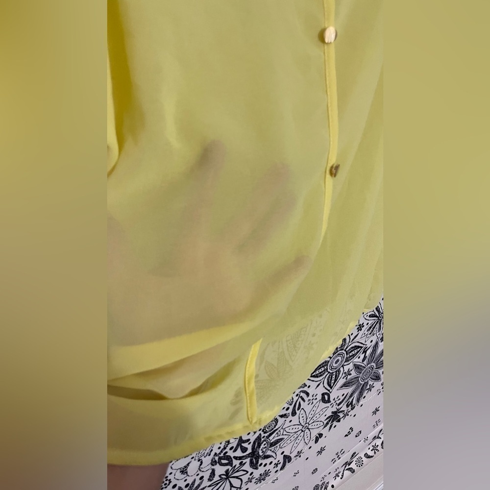 Yellow white top sheer short sleeve button down blouse light breezy - Picture 3 of 7